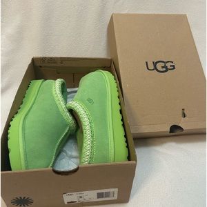 Parakeet Green UGG Slippers women’s size 8 NWT